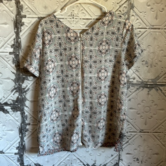 Maurices patterned blouse with pocket - Picture 5 of 6